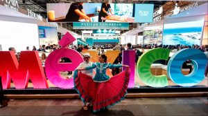 La presidenta Claudia Sheinbaum pide a los funcionarios evitar excesos durante su participación en la Fitur 2026 en España.