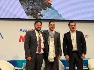 Representantes del gobierno mexicano y directivos bancarios durante el evento turístico organizado en Madrid.