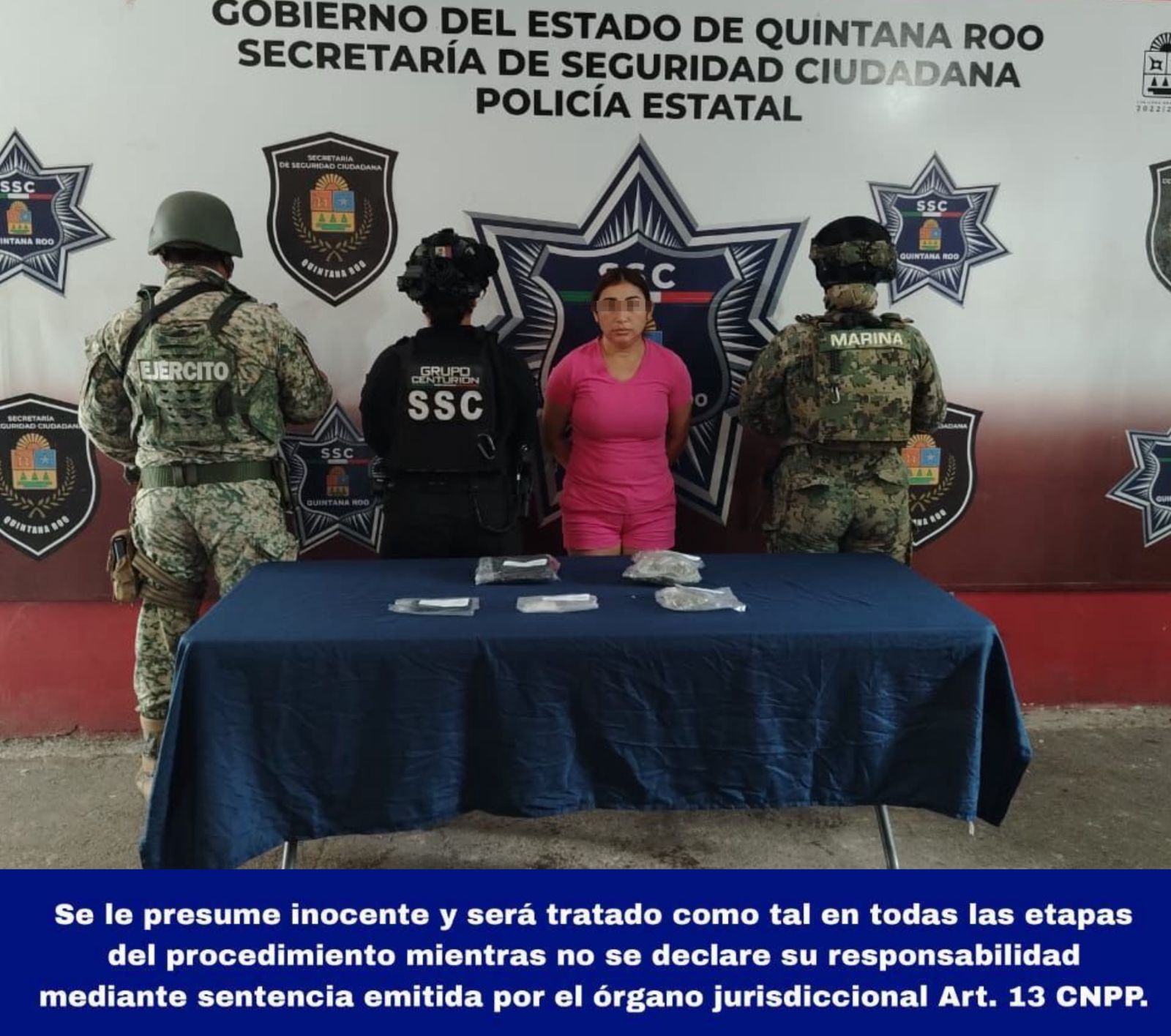 La detenida fue sorprendida mientras manipulaba dosis de estupefacientes en la supermanzana 248 para combatir el narcomenudeo en Cancún.