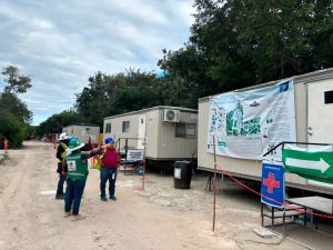 Autoridades federales colocaron sellos de clausura en el predio destinado al proyecto turístico de Royal Caribbean.