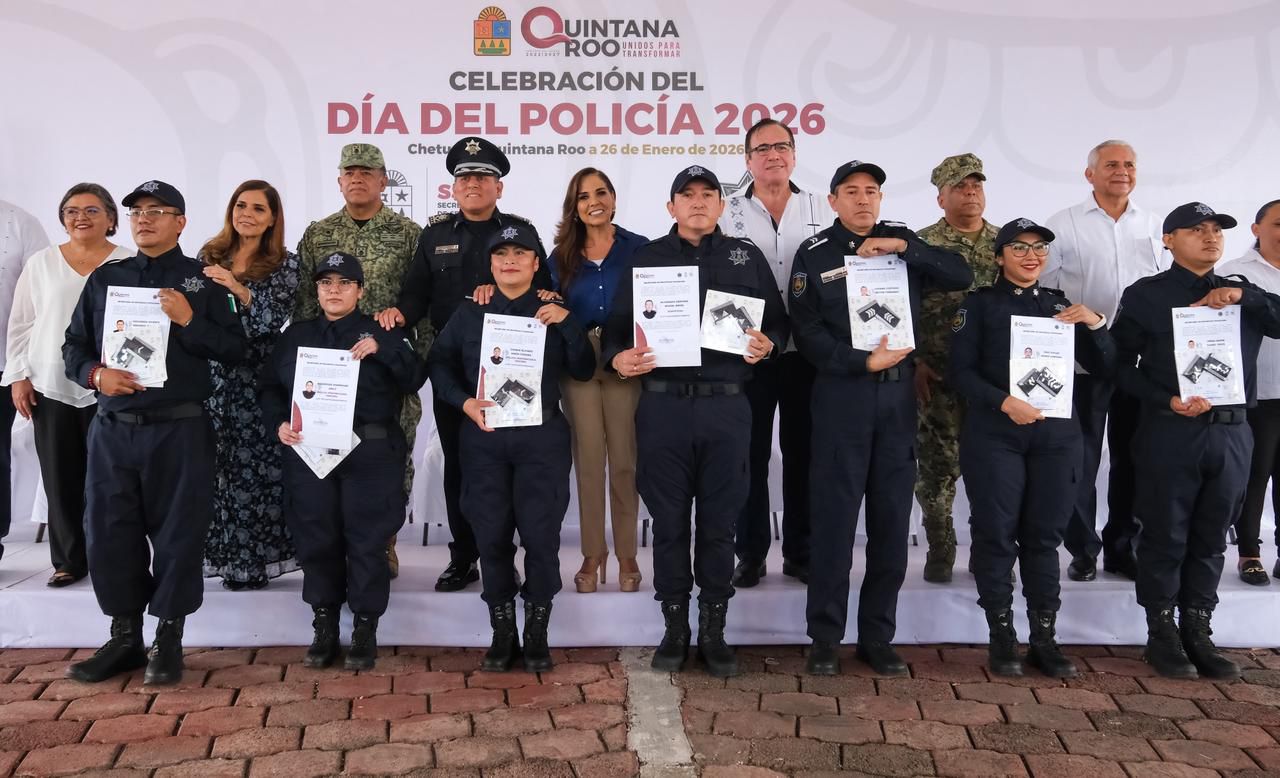 La gobernadora Mara Lezama Espinosa entregó reconocimientos por años de servicio a los elementos más experimentados de la corporación estatal.