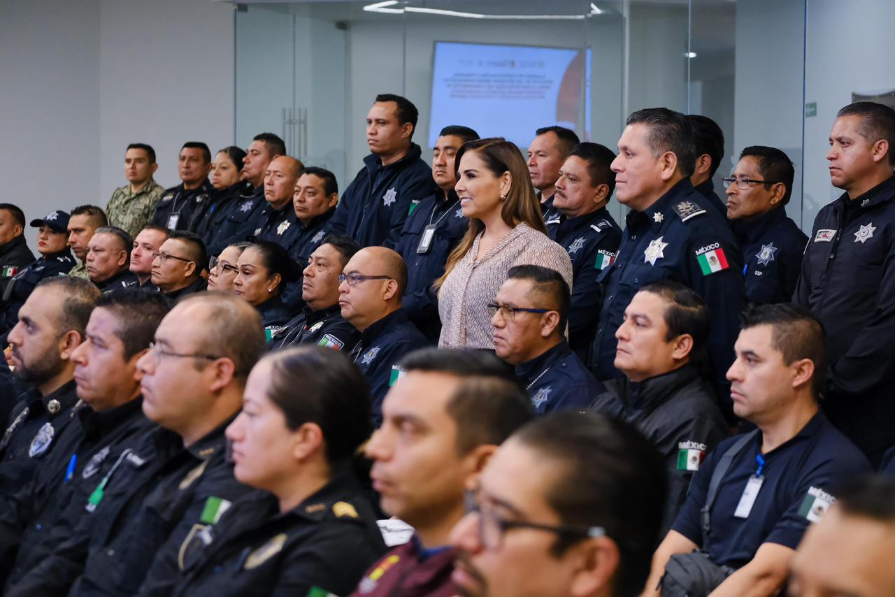 La gobernadora Mara Lezama lidera la clausura del curso especializado en detección de riesgos no convencionales en las instalaciones del C5.