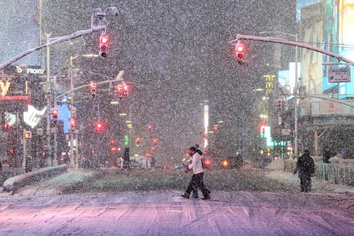 El alcalde Zohran Mamdani anunció medidas drásticas de seguridad ante la llegada de la potente tormenta de nieve a Nueva York.