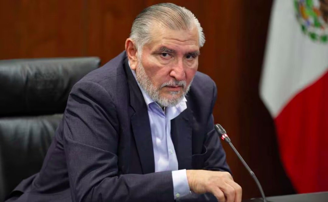 La presidenta Claudia Sheinbaum aseguró que no existe ninguna investigación abierta contra Adán Augusto López por parte del Gobierno Federal.