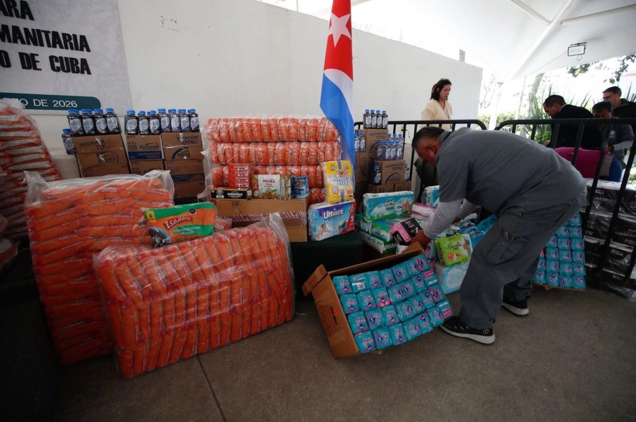 Los buques ARM Papaloapan y ARM Huasteco zarpan desde el puerto de Veracruz con suministros destinados a la población civil cubana.