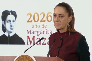 La Presidenta Claudia Sheinbaum explica la importancia del consenso político durante su conferencia matutina en Palacio Nacional.