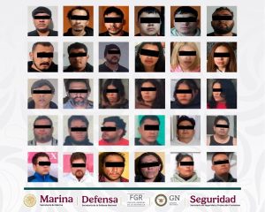 Elementos de la Secretaría de Marina resguardan los perímetros de seguridad tras la captura del operador de Los Salazar en la capital.