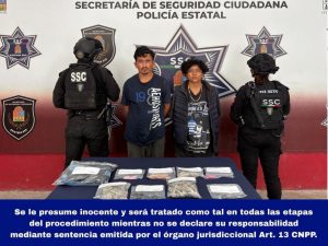 Los oficiales aseguraron una mochila con múltiples dosis de marihuana y cocaína durante la detención en Felipe Carrillo Puerto.