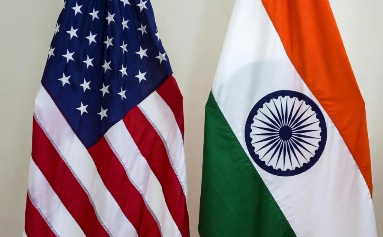 El presidente Donald Trump ofrece detalles del nuevo acuerdo comercial con la India desde la oficina oval de la Casa Blanca.