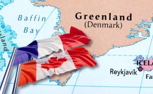 Autoridades de Francia y Canadá cortan el listón inaugural de sus respectivas sedes diplomáticas en la ciudad de Nuuk, Groenlandia.