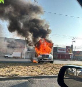 Elementos de la Guardia Nacional resguardan las carreteras federales tras desactivar la mayoría de los narcobloqueos registrados en el territorio nacional.