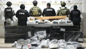 Las autoridades estatales y federales ejecutaron 16 cateos simultáneos para lograr el desmantelamiento de cámaras operadas por la delincuencia.