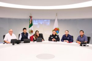 Mara Lezama confirma despliegue de 10 mil elementos de seguridad en Quintana Roo. Reporta normalidad en aeropuertos, escuelas y transporte tras desmentir noticias falsas.