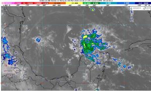 El cielo parcialmente nublado sobre las costas del Caribe anuncia la llegada de chubascos vespertinos en la entidad.