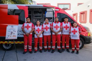 La gobernadora Mara Lezama inició formalmente la recaudación de fondos para la Cruz Roja Mexicana en las calles de la ciudad de Cancún.