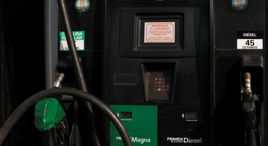 El Gobierno Federal implementó un tope máximo de 28.50 pesos por litro para el combustible pesado en todo el país.