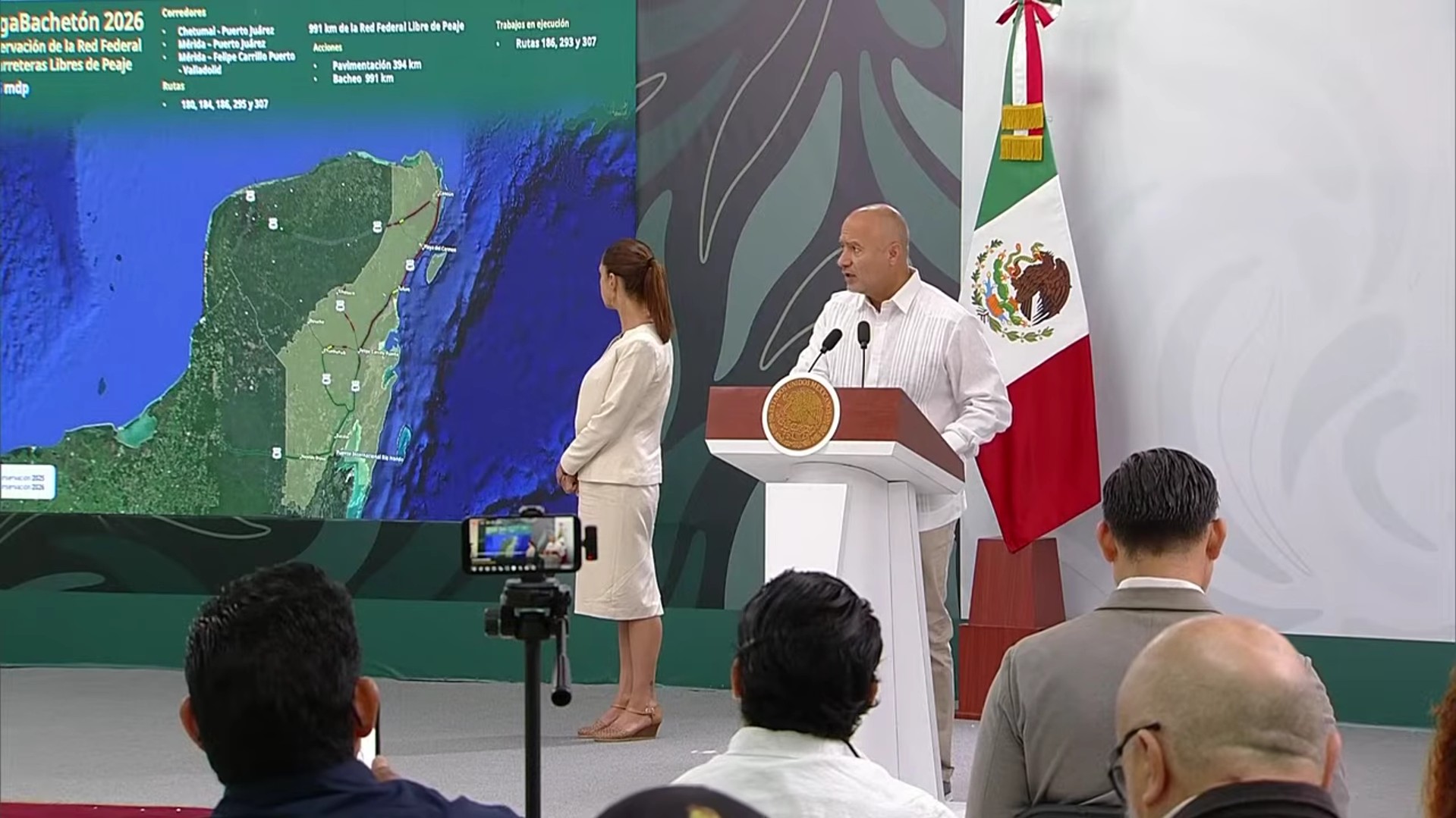 El secretario Jesús Esteva detalló el plan de infraestructura vial que generará 18 mil empleos en el estado durante este bienio.