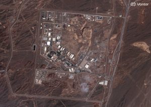 Satélites de vigilancia muestran los daños estructurales sufridos en la instalación nuclear en Natanz tras el impacto de misiles.