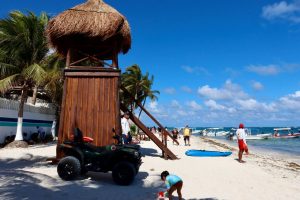 La presidenta Blanca Merari Tziu Muñoz supervisa los preparativos para recibir a miles de turistas durante la temporada de Semana Santa en Puerto Morelos.