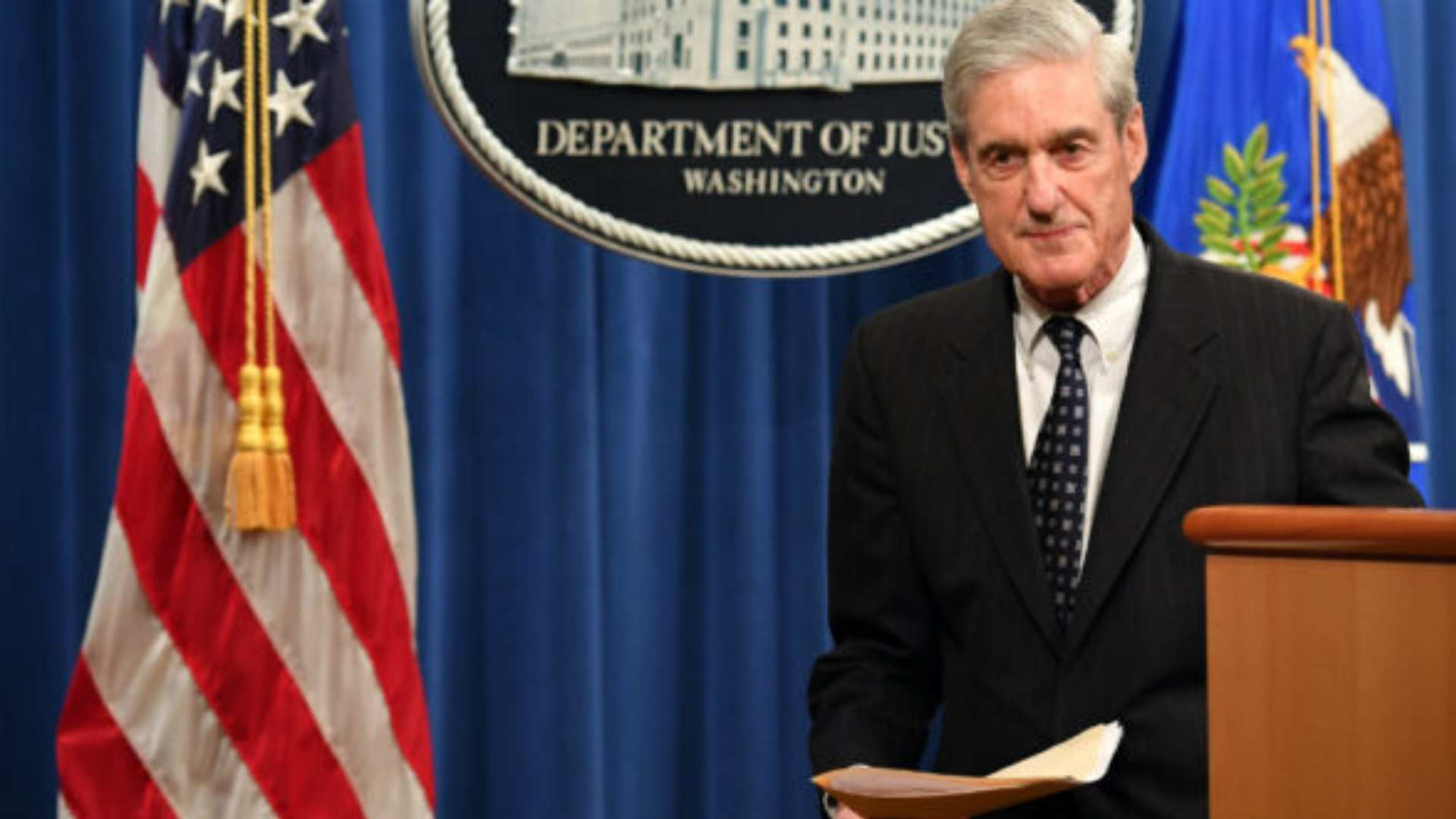 Robert Mueller dirigió el FBI durante doce años, enfrentando los desafíos de seguridad más grandes tras los ataques del 11 de septiembre.