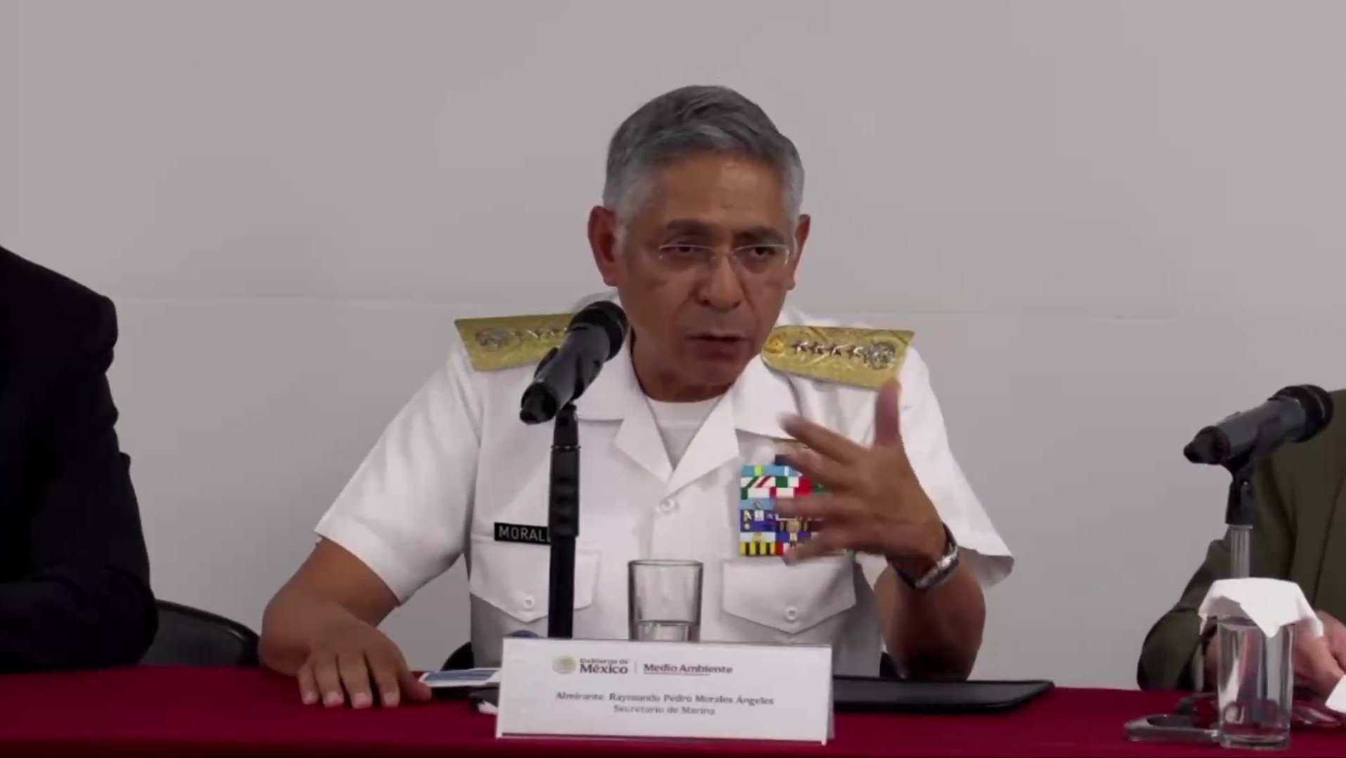 La Secretaría de Marina monitorea las manchas de hidrocarburos en el Golfo de México mediante tecnología satelital avanzada.