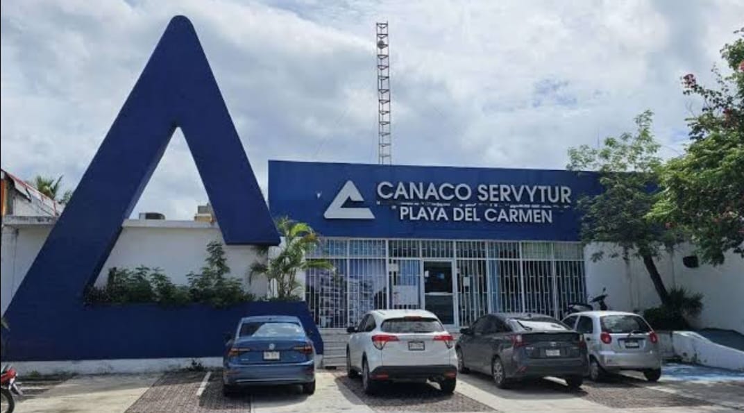 Arturo Alfaro Palma, socio fundador, denunció la pérdida de autonomía dentro de la Canaco Playa del Carmen por intereses políticos.