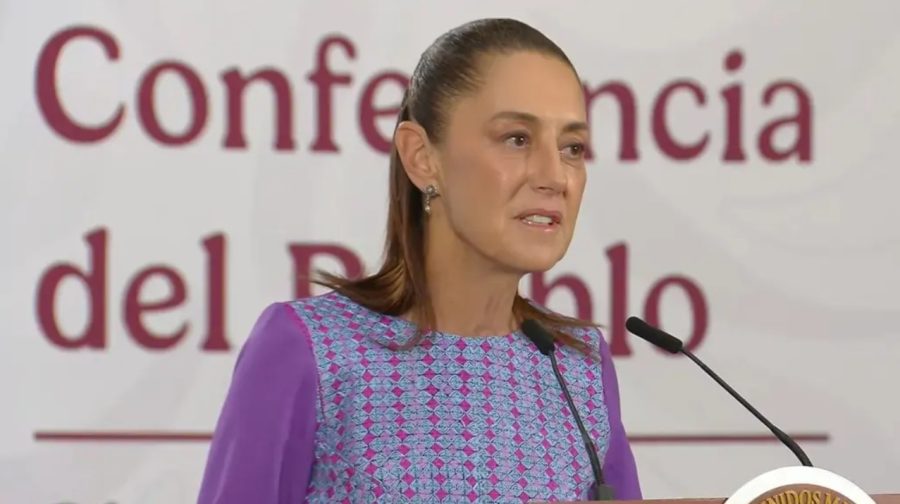 La presidenta Claudia Sheinbaum Pardo durante la conferencia matutina donde leyó el comunicado sobre la situación en Sinaloa.