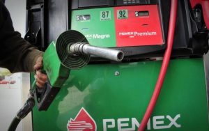 El Fondo Monetario Internacional advierte sobre el alto costo de intervenir en los precios de la gasolina.