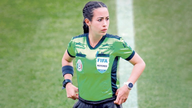 Katia Itzel García y César Ramos encabezan la lista de los árbitros mexicanos en el Mundial 2026 que impartirán justicia en la cancha.