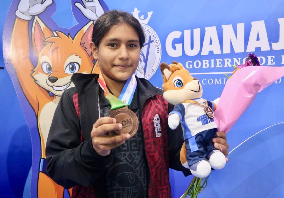 Janaina Raya Bazán en clavados logró una puntuación de 227.10 para subir al podio en el Centro Acuático León.