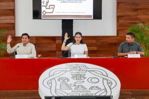 La presidenta municipal Estefanía Mercado encabezó la sesión donde se aprobó el terreno para el nuevo CBTIS en Playa del Carmen.