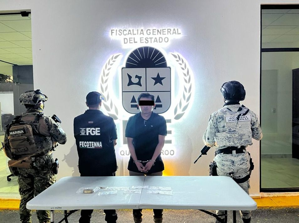 Fuerzas federales y estatales mantienen el resguardo de los inmuebles asegurados tras el reporte de trata de personas en el municipio.