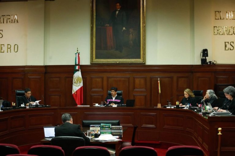 La Suprema Corte de Justicia de la Nación invalidó facultades de auditoría estatal sobre recursos federales municipales.