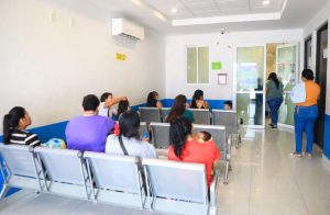 Los Centros de Atención Primaria en Salud ofrecen consultas gratuitas de medicina general y diversas especialidades a los habitantes de Solidaridad.