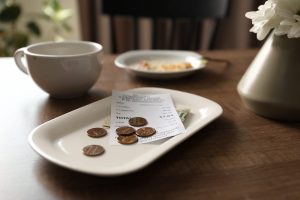 Profeco sancionará cobro obligatorio de propina