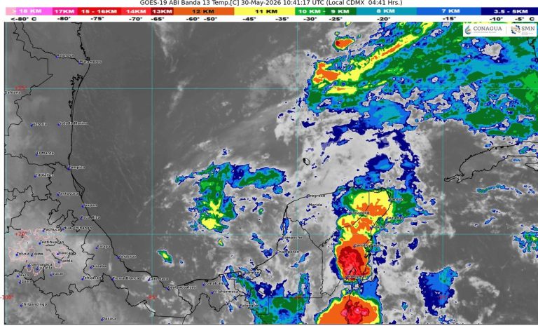 Los puertos de la entidad permanecen en vigilancia ante el incremento del oleaje por las lluvias en Quintana Roo.
