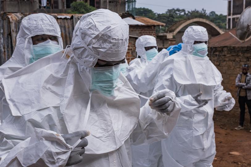La Organización Mundial de la Salud investiga cientos de casos sospechosos de ébola en las provincias de la República Democrática del Congo.