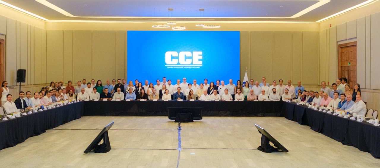 La gobernadora Mara Lezama detalló los beneficios del nuevo distrito ante integrantes del Consejo Coordinador Empresarial del Caribe en Cancún.