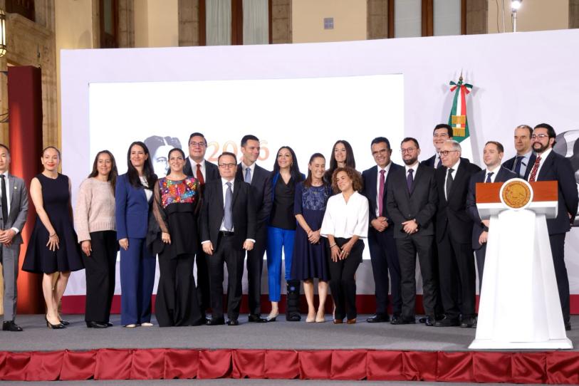 La presidenta Claudia Sheinbaum Pardo encabeza la presentación de los proyectos de inversión para el desarrollo médico nacional.