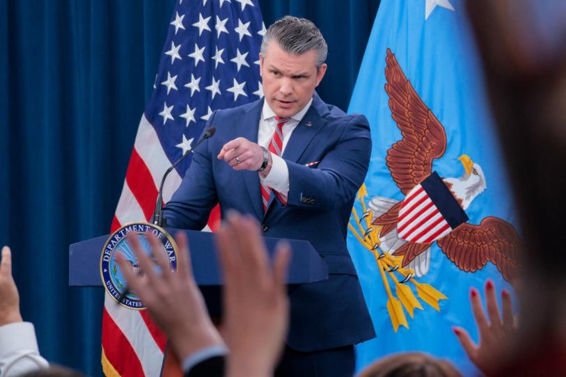 El Gobierno de Estados Unidos desplegó buques de guerra para escoltar cargueros civiles en zonas de alta tensión internacional.