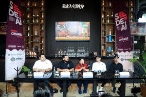 La secretaria Estefanía Hernández Flores encabeza la presentación oficial del festival gastronómico ante los medios de comunicación.