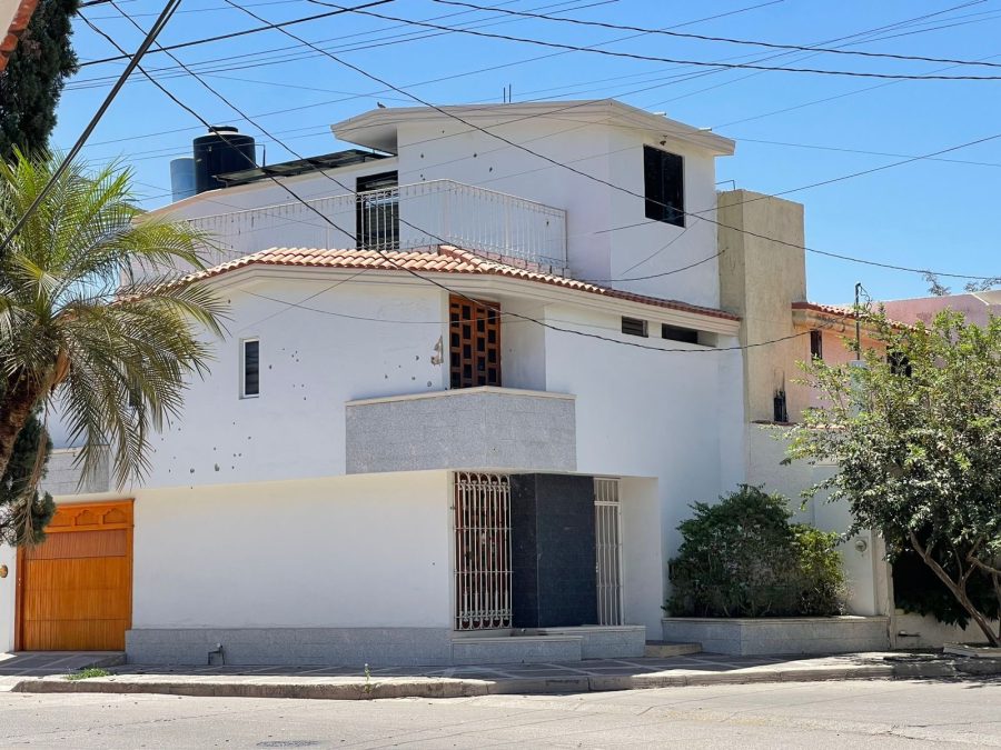 Atacan en Culiacán vivienda vinculada a Rocha Moya
