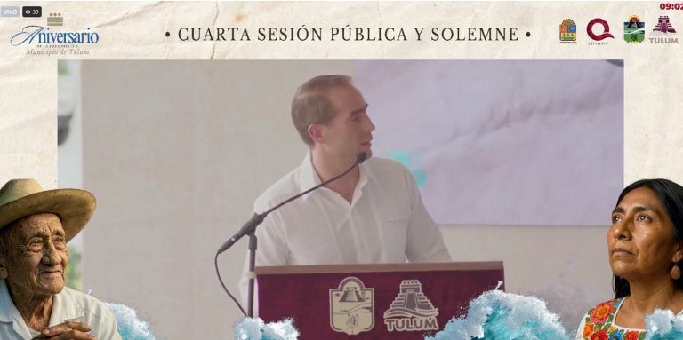 El presidente municipal Diego Castañón encabezó los festejos oficiales por el 18 aniversario de Tulum ante la comunidad local.