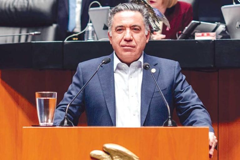 Las instalaciones del Senado de la República registran una intensa actividad política previo al inicio de la sesión extraordinaria de este jueves.
