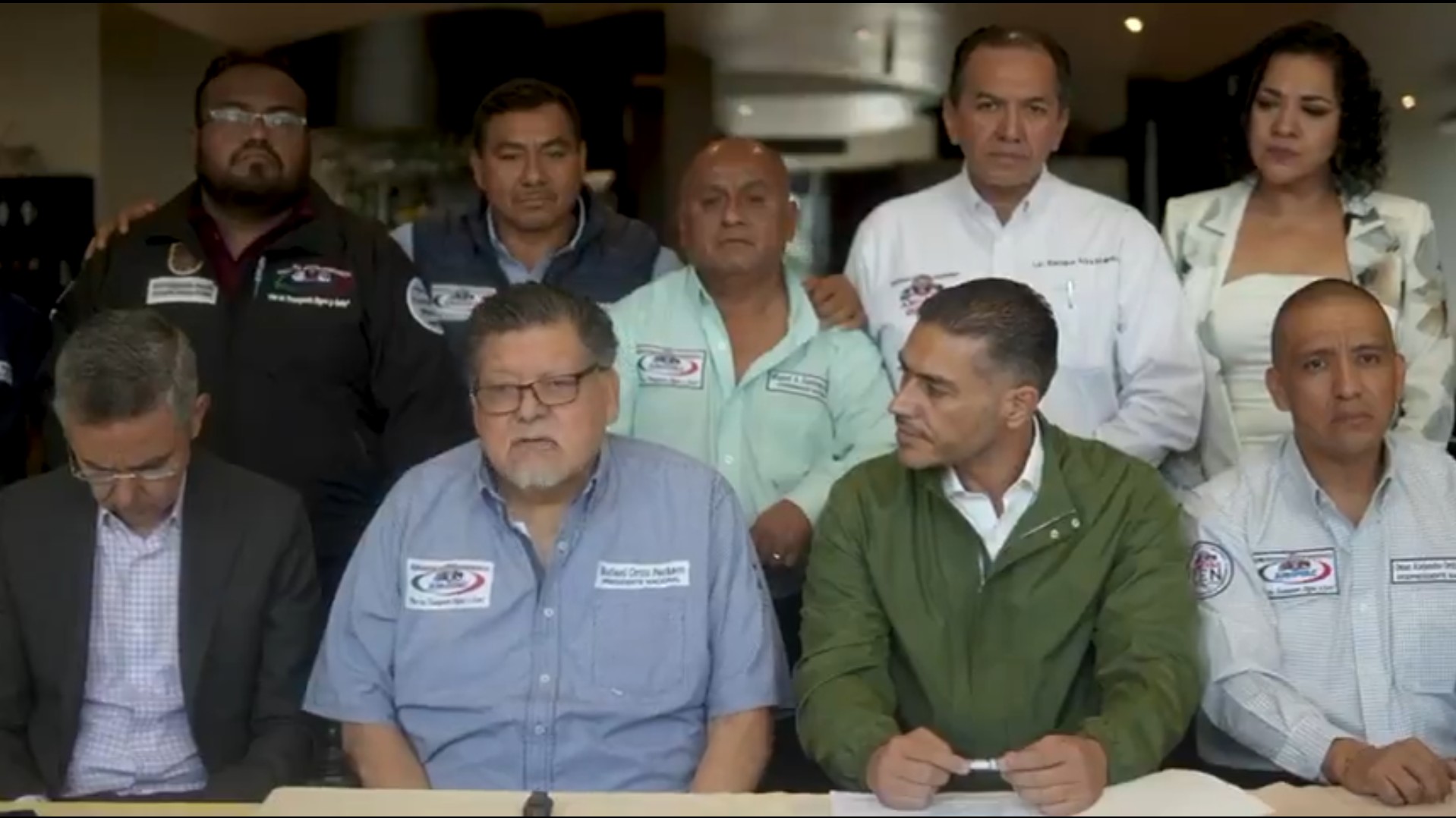 El secretario de Seguridad, Omar García Harfuch, encabezó la reunión formal para escuchar las peticiones de los transportistas de carga.