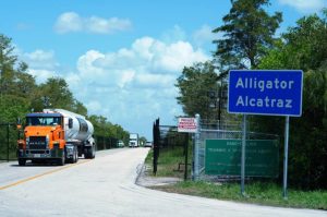 El polémico centro de detención migratoria cesó sus operaciones tras albergar a miles de extranjeros en el sur de Florida.