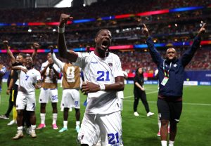 Los jugadores de Cabo Verde celebran el histórico empate sin goles ante España en el arranque del Grupo H.