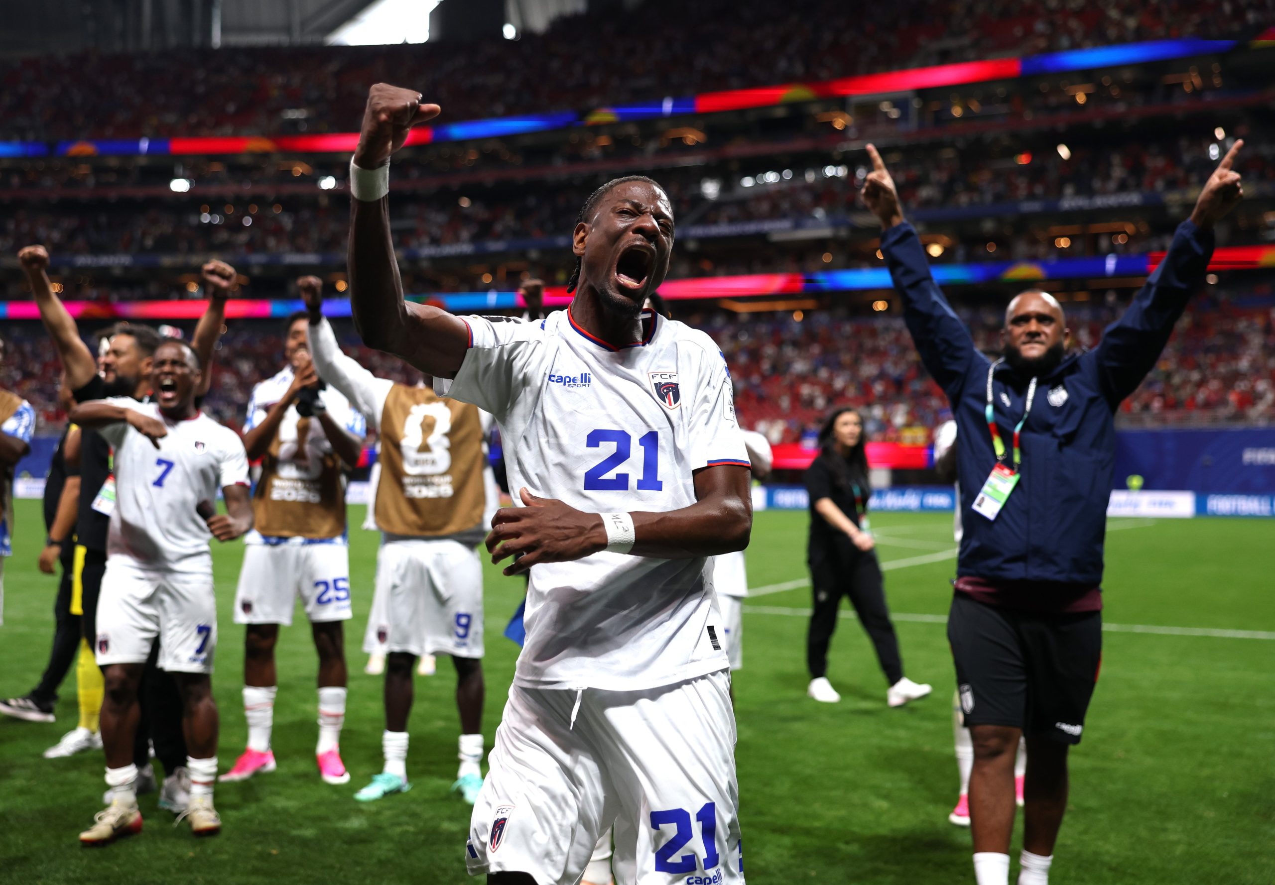 Los jugadores de Cabo Verde celebran el histórico empate sin goles ante España en el arranque del Grupo H.