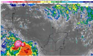 Las costas del estado registran oleaje elevado debido a los fuertes vientos del este.