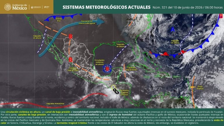 Una fuerte tormenta afecta las principales avenidas de Cancún debido a las intensas lluvias en Quintana Roo.